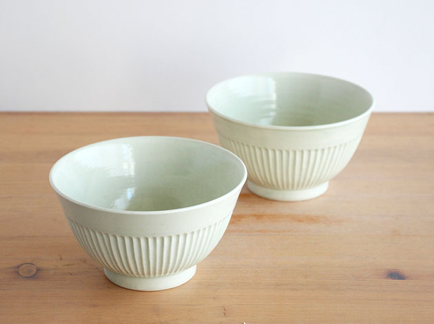 阿部春弥 白磁しのぎ飯碗 ２個セット 新品 作家 器 高台 ご飯茶碗 阿部春弥 白磁しのぎ飯碗 2個セット 新品 作家 器 高台 ご飯茶碗