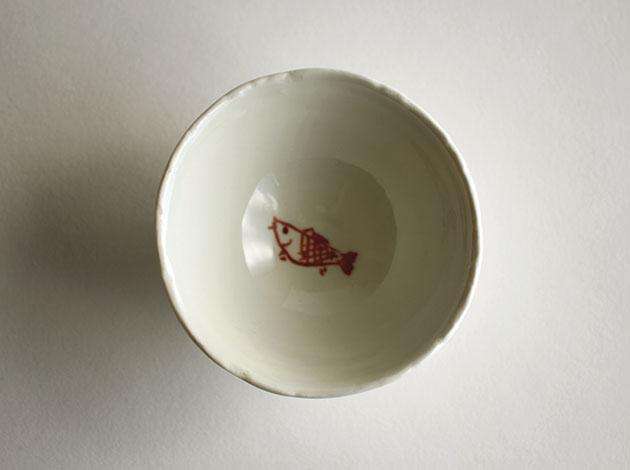 古川章蔵　赤絵魚文盃