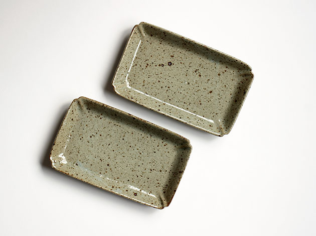 柏井羊 土灰釉隅入長角皿