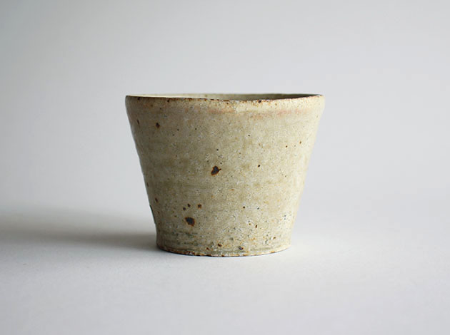 尾形アツシ　ヒビ粉引き猪口