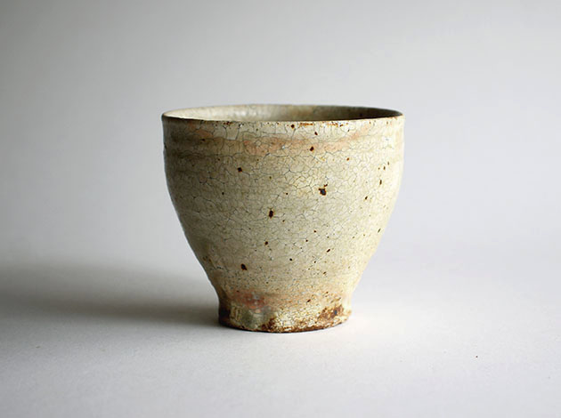 尾形アツシ　ヒビ粉引きフリーカップ