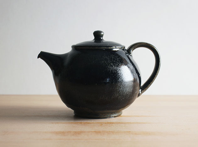 田谷直子　黒ルリポット