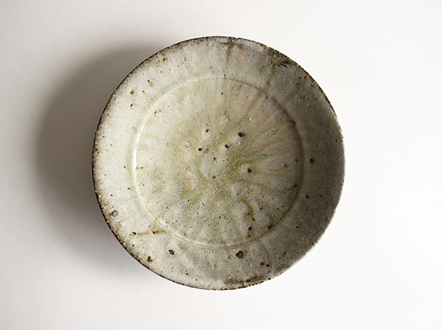 馬野真吾 7寸リム皿 樫灰釉