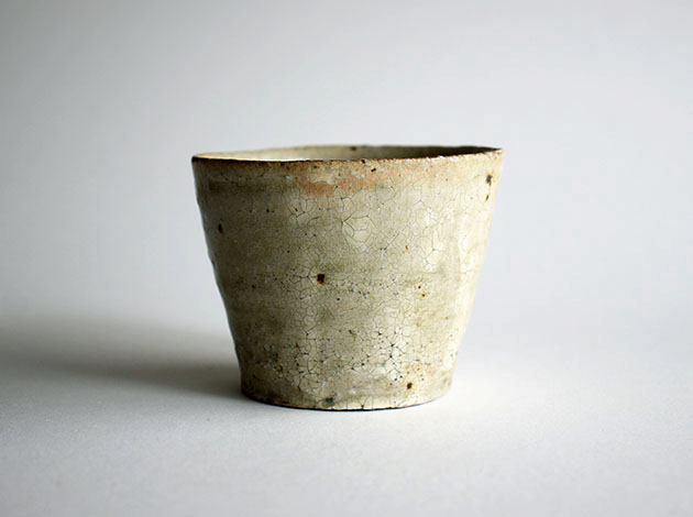 尾形アツシ　ヒビ粉引き猪口