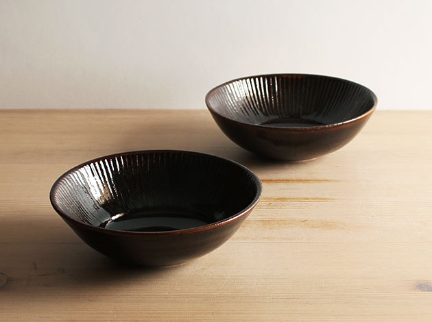 若菜綾子　細しのぎ鉢　飴釉