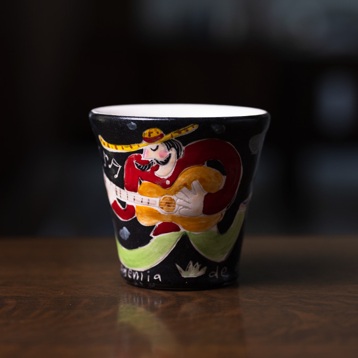 カルロスくんコップ作家「吉岡萬理」