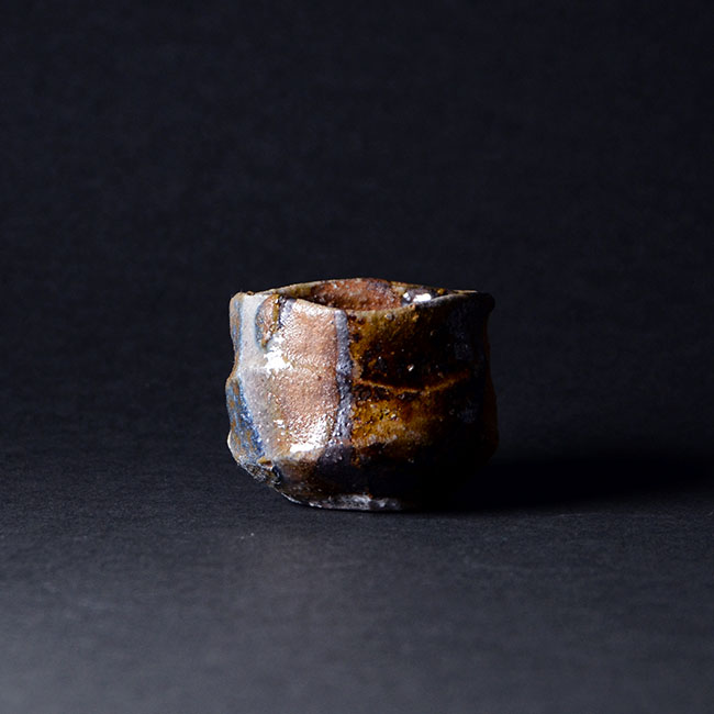 【共箱付】備前焼掛分ぐい呑（CR-009）　作家「クリストファーレイヴェンホール」