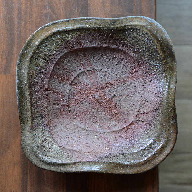 備前焼鎬八寸角皿（CR-023）　作家「クリストファーレイヴェンホール」