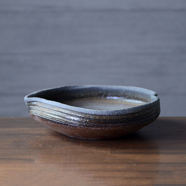 備前焼花弁鉢（CR-025）　作家「クリストファーレイヴェンホール」