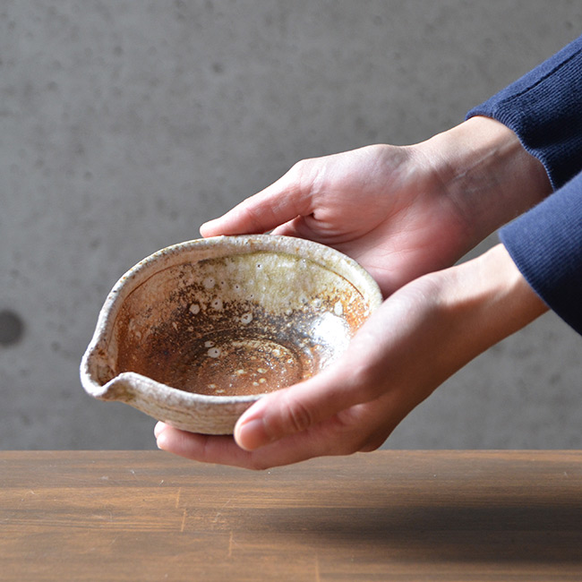 信楽焼締片口小鉢　 作家「藤本秀」