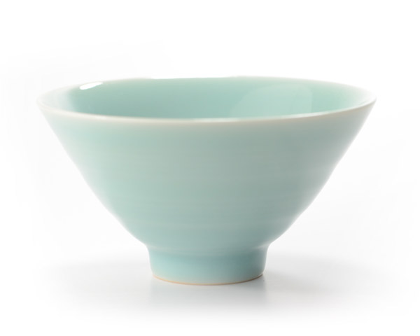 青白磁茶碗　　作家「市川博一」