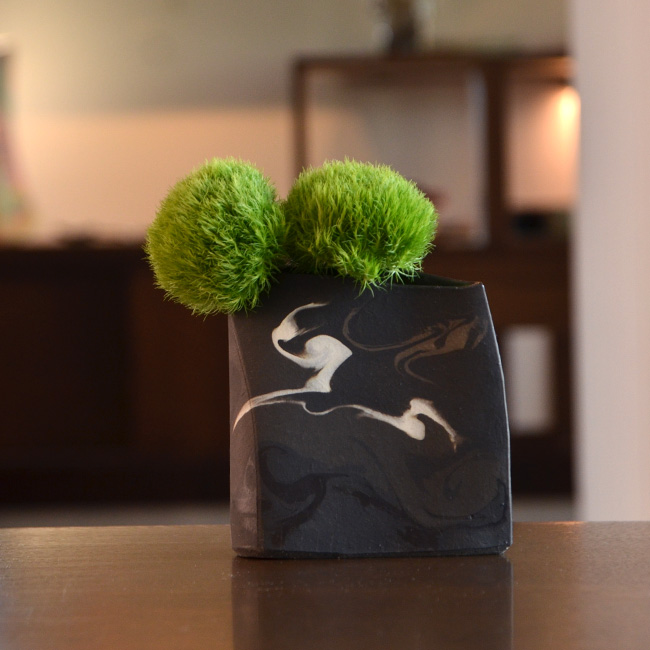 彩墨流花器　作家「瀬津純司」