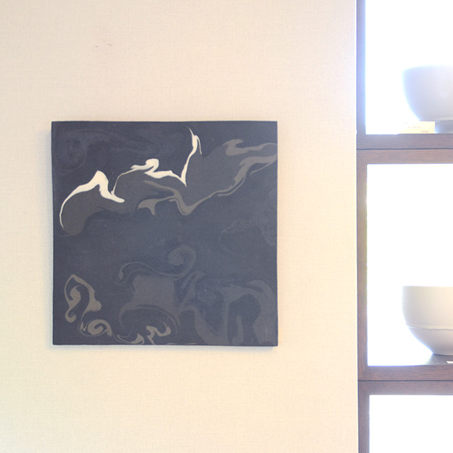 彩墨流陶板　作家「瀬津純司」