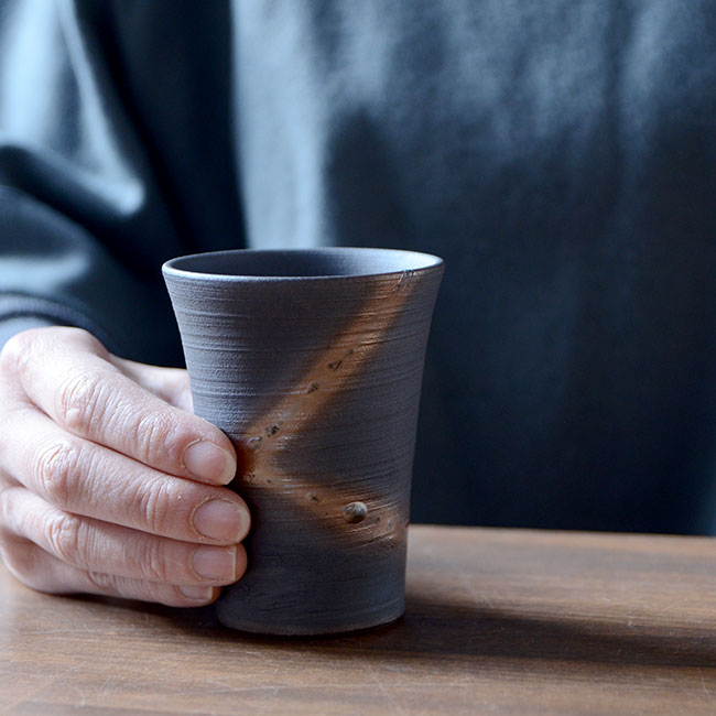 和食器　焼締緋襷フリーカップ　作家「荒木漢一」