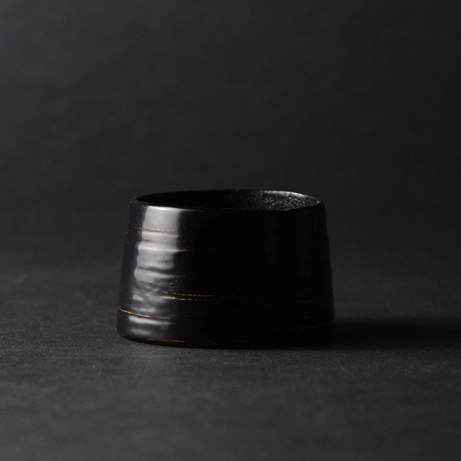 乾漆酒器(低黒)　作家「野口健」