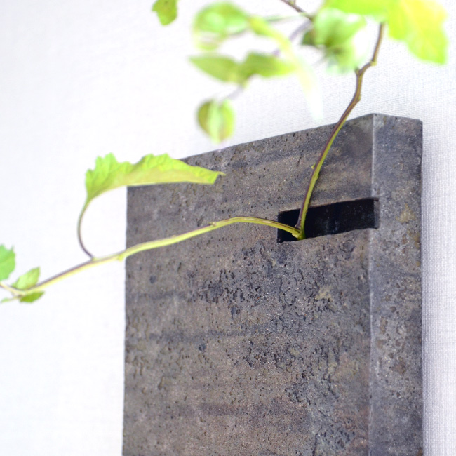 花器-黒砂流掛花生　作家「竹内紘三」