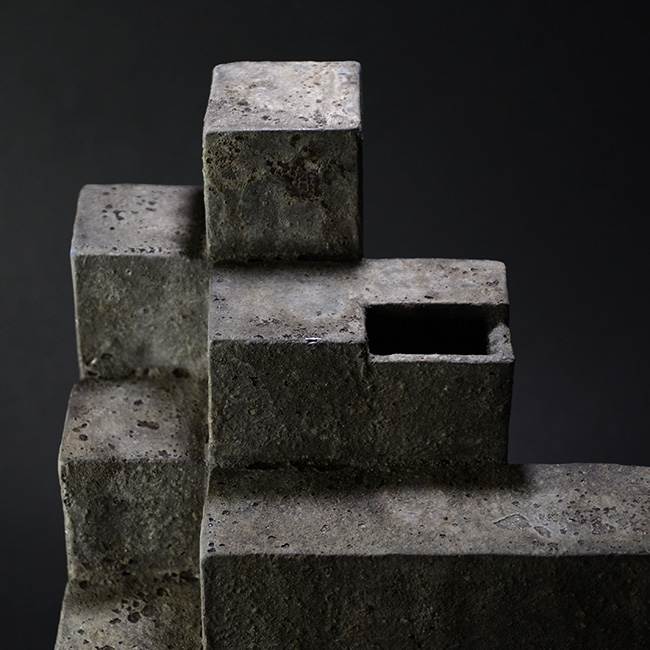 黒土花器　陶芸家・竹内紘三