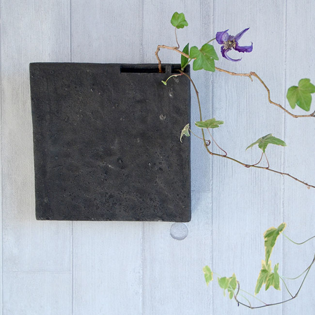 黒土花器（J）　作家「竹内紘三」