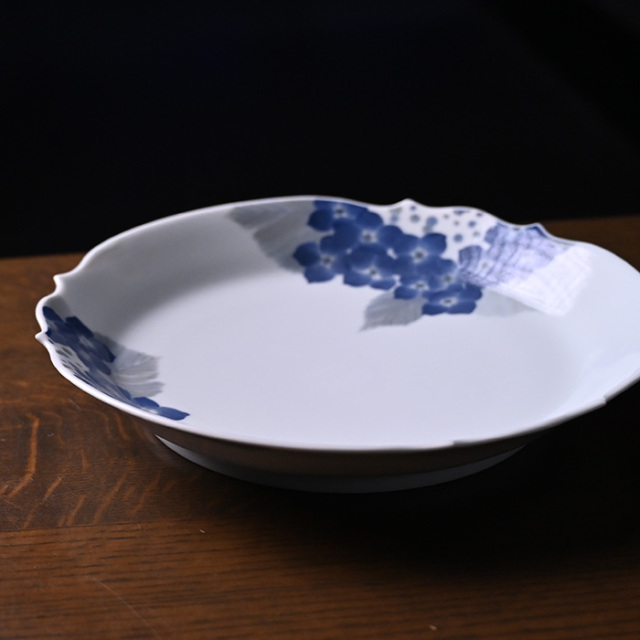 花咲く　乳白青被せ花縁　中鉢 植木鉢モデルチェンジ 有田焼窯元 しん窯青花 公式通販サイト