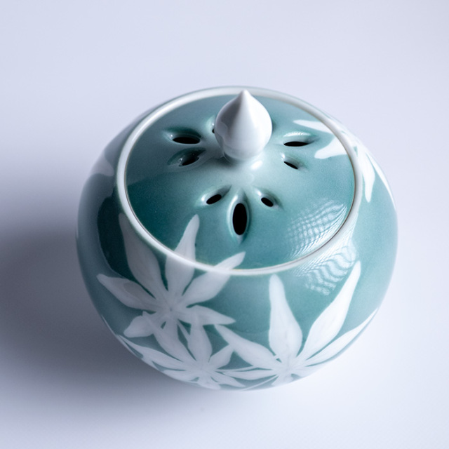 染付香炉　陶芸作家　本多亜弥