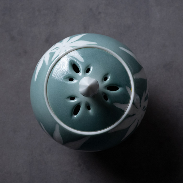 染付香炉　陶芸作家　本多亜弥