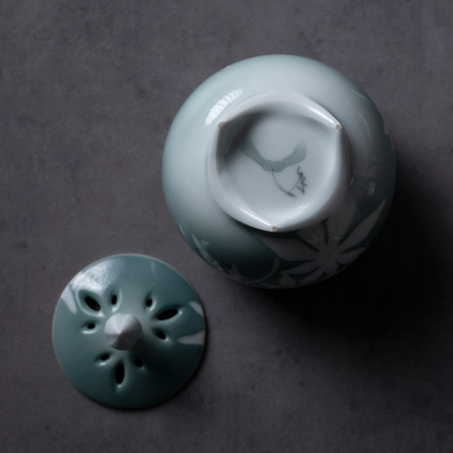 染付香炉　陶芸作家　本多亜弥