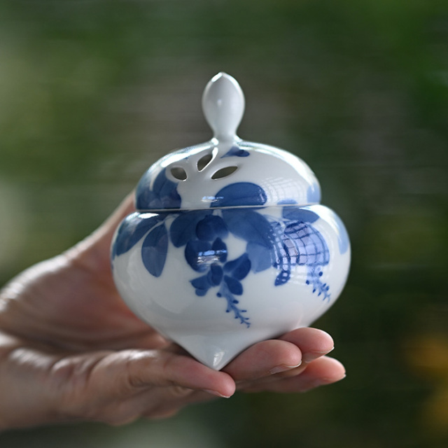 染付香炉　陶芸作家　本多亜弥
