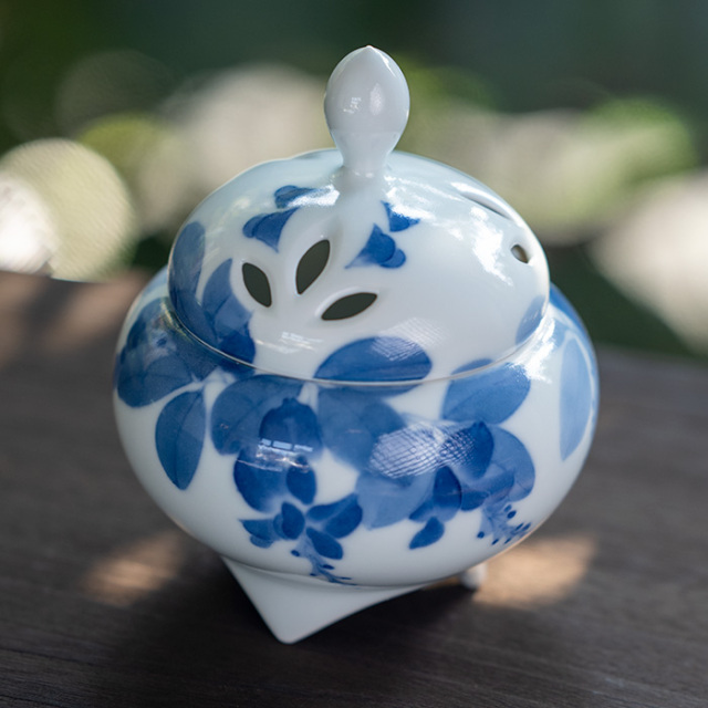 染付香炉　陶芸作家　本多亜弥