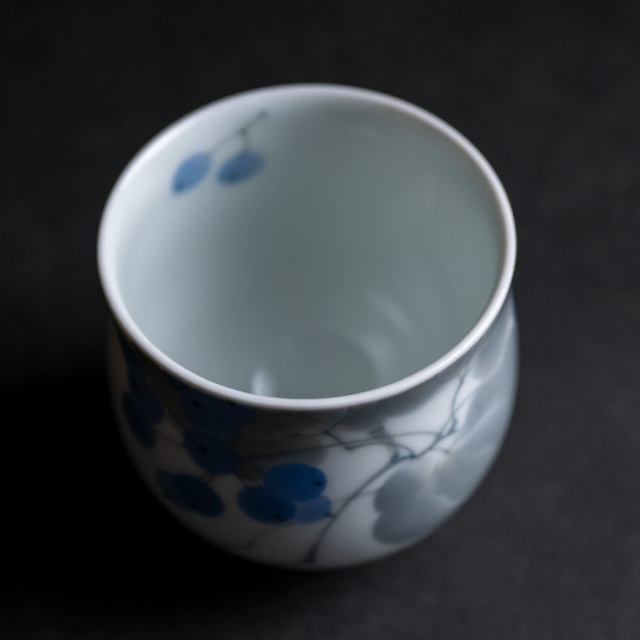 湯呑 | 染付湯呑「山帰来」(AH-246) 作家「本多亜弥」