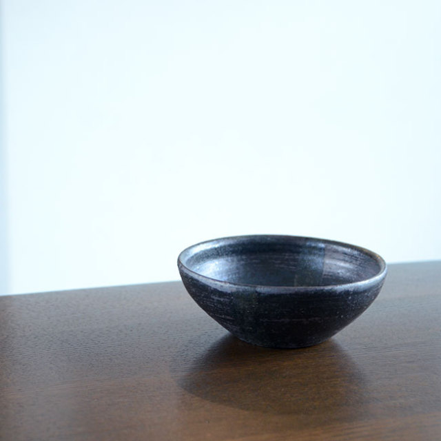 和食器　鉄彩丸鉢（小）　作家「吉岡萬理」 
