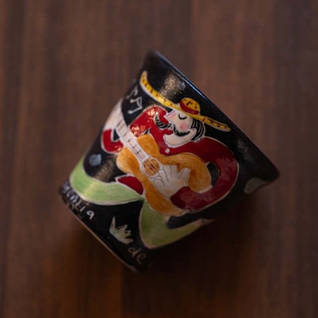 カルロスくんコップ作家「吉岡萬理」