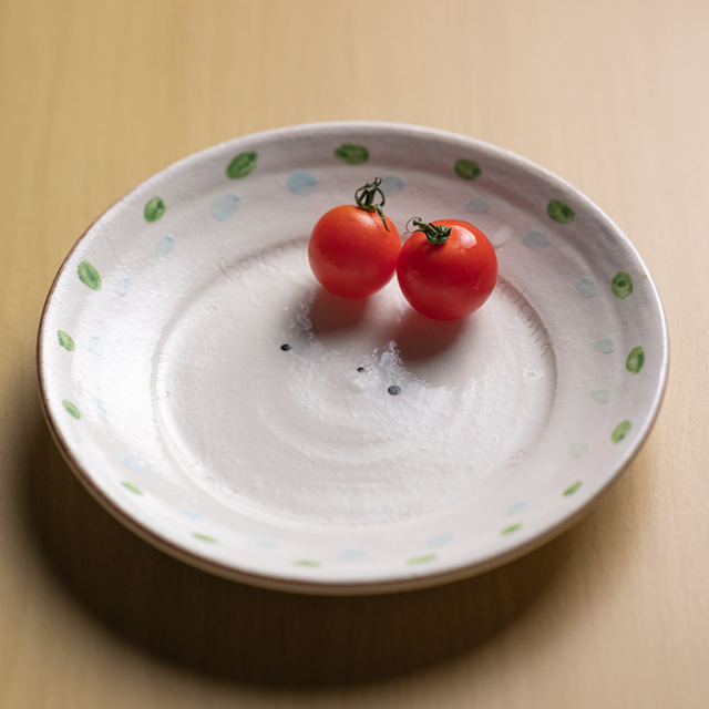うつわ　作家　　吉岡萬理
