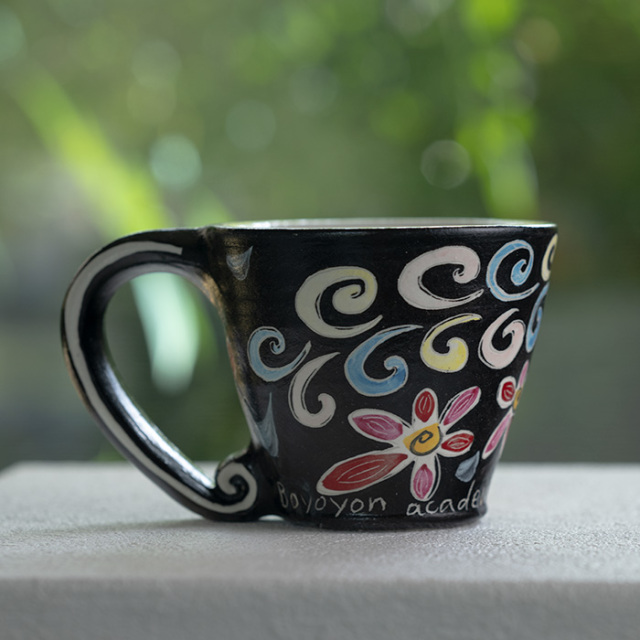 ヨシノヒトシ　黒　色絵カップ ヨシノヒトシ 黒 色絵カップ ヨシノヒトシ黒色絵カップ