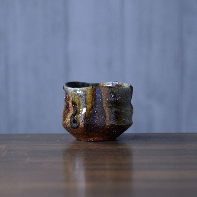 【共箱付】備前焼掛分ぐい呑（CR-009）　作家「クリストファーレイヴェンホール」