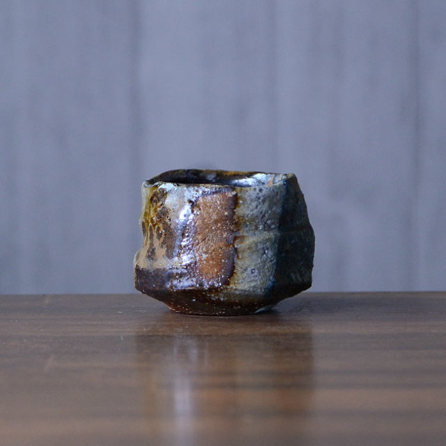 【共箱付】備前焼掛分ぐい呑（CR-010）　作家「クリストファーレイヴェンホール」