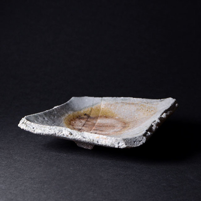 備前焼カヤ目五寸角皿（CR-018）　作家「クリストファーレイヴェンホール」