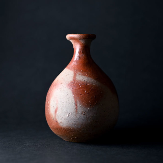 共箱付】備前焼火襷徳利（CR-035） 作家「クリストファーレイヴェン