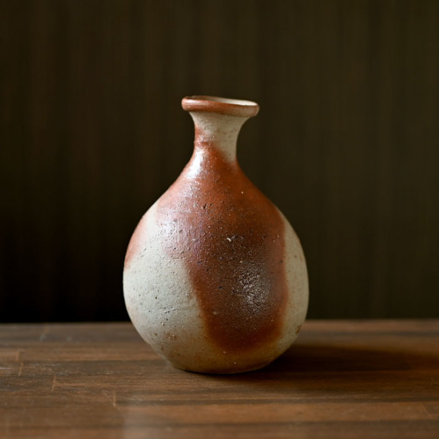 共箱付】備前焼火襷徳利（CR-035） 作家「クリストファーレイヴェン