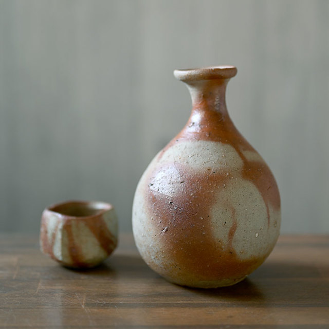 共箱付】備前焼火襷徳利（CR-035） 作家「クリストファーレイヴェン