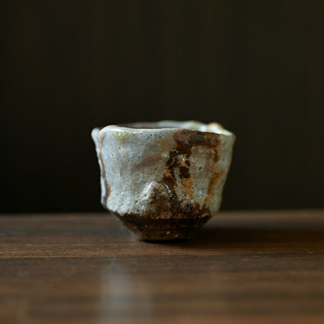 共箱付】備前焼灰釉ぐい呑（CR-042） 作家「クリストファーレイヴェン