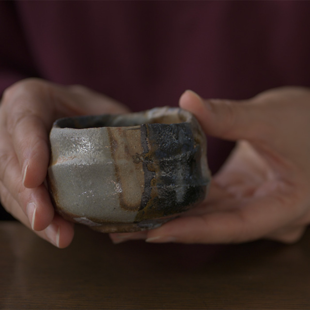 共箱付】備前焼窯変ぐい呑（CR-060） 作家「クリストファーレイヴェン