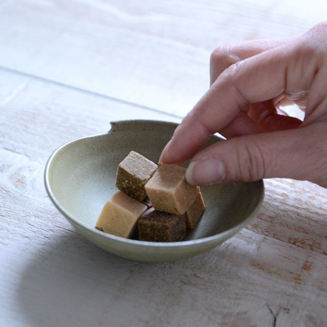 翠釉勾玉鉢3寸 作家「見野大介」