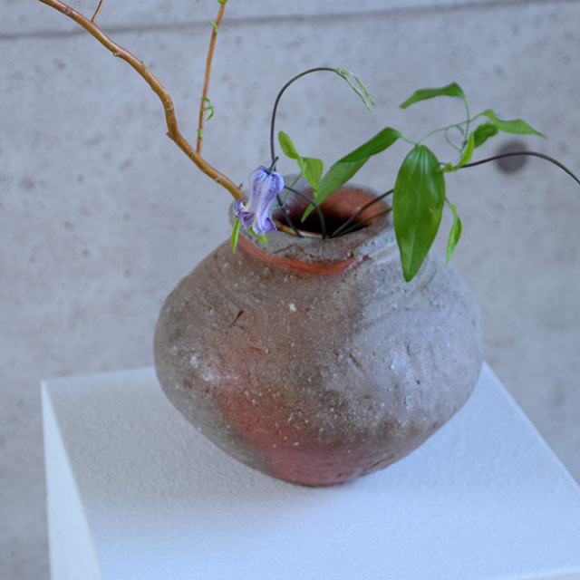 信楽焼締壺　作家「藤本秀」