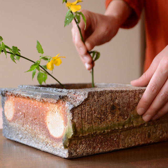 信楽花入 Amazon｜丸伊製陶 信楽焼 へちもん 花瓶 陶器 フラワーベース 花きらく