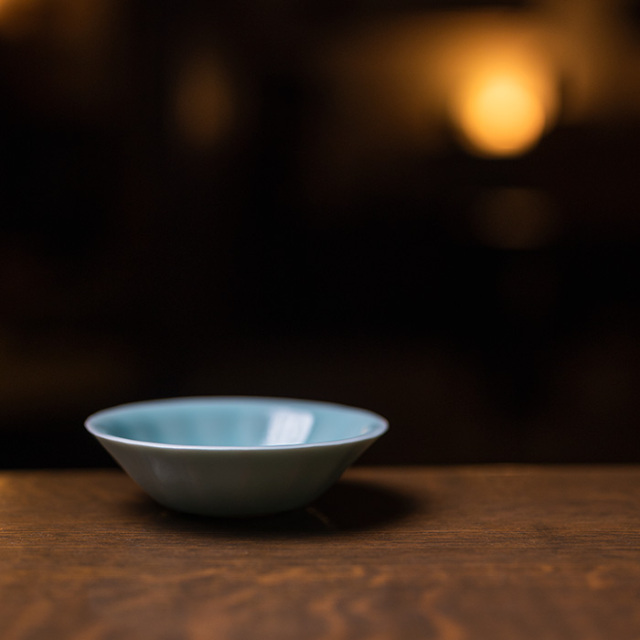 青白磁　盃　作家物 青白磁鼎形盃 | 酒器 | ギャラリー器館