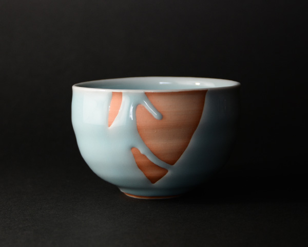 青白磁茶碗　（共箱付）　作家「市川博一」