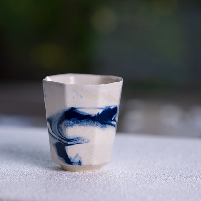 彩墨流湯呑-白青- （JS-686） 作家「瀬津純司」