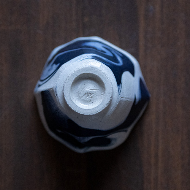 共箱付】彩墨流酒器-白紺-（JS-722） 作家「瀬津純司」