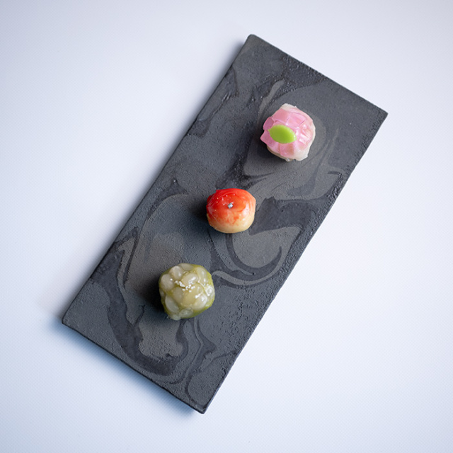 彩済流板皿　作家　瀬津純司