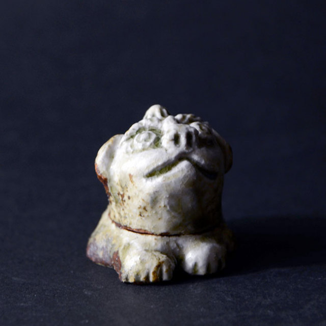 伊賀灰釉戌香合（共箱付A）　作家「新歓嗣」